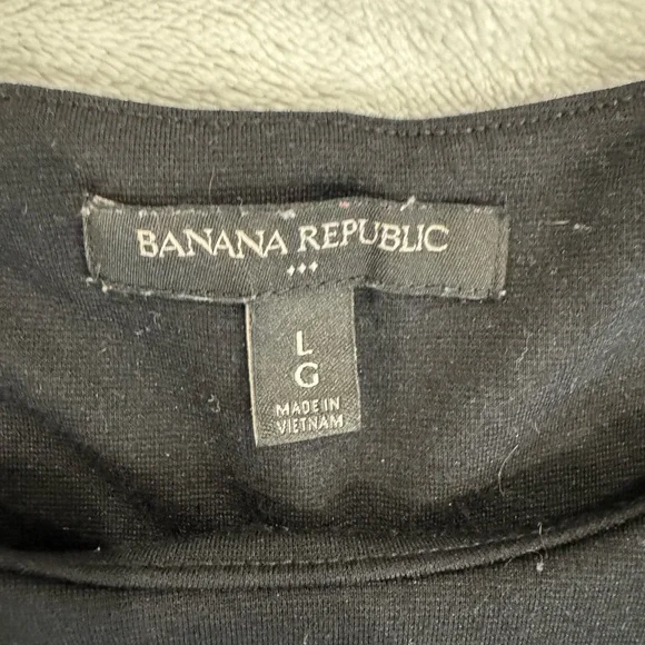 Banana Republic Classic Black Top - Picture 2 of 2